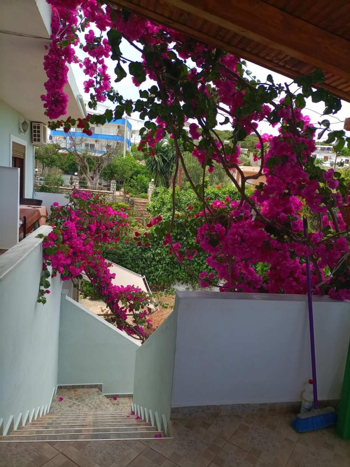 Baci Apartments Ksamil Exterior photo